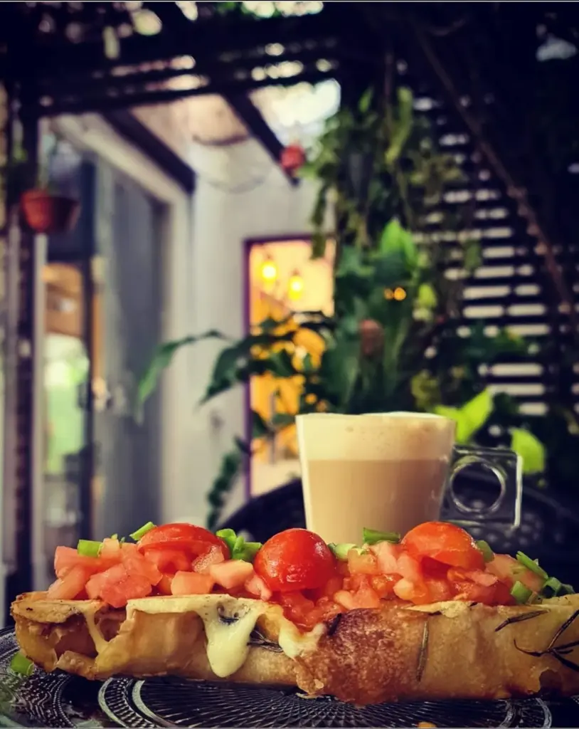 O Chapeleiro Café e Sebo — foto 2